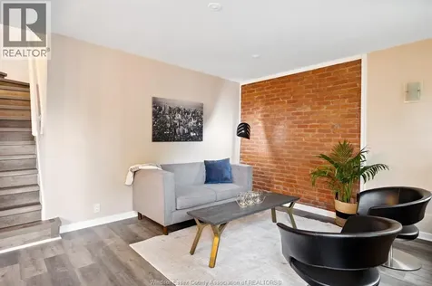 2123 Ontario Street Windsor ON N8Y 1N4