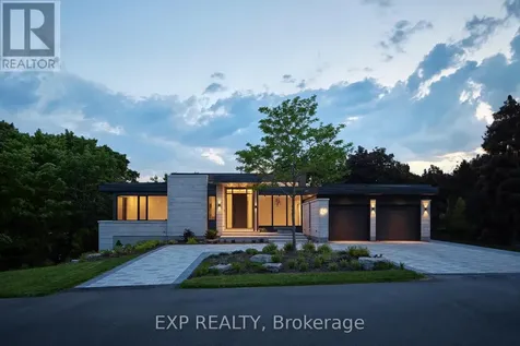 32 Clovelly Road Ottawa ON K1J 6M2
