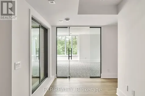 32 Clovelly Road Ottawa ON K1J 6M2