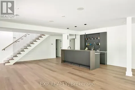 32 Clovelly Road Ottawa ON K1J 6M2