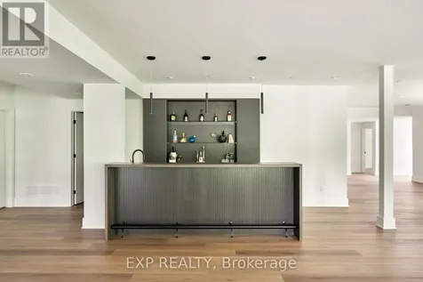 32 Clovelly Road Ottawa ON K1J 6M2