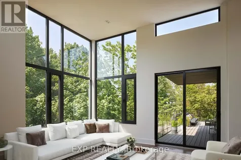 32 Clovelly Road Ottawa ON K1J 6M2