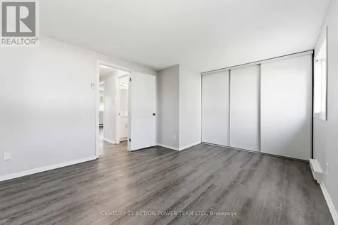 39 Woodvale Green Drive Ottawa ON K2G 4H3