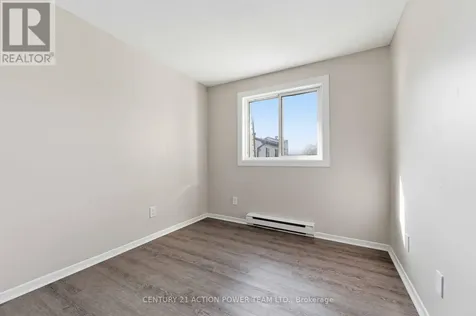 39 Woodvale Green Drive Ottawa ON K2G 4H3