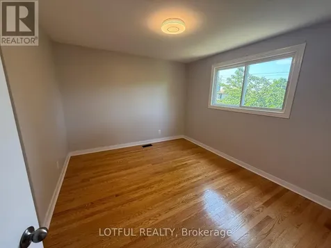 2647 Priscilla Street Ottawa ON K2B 7C8