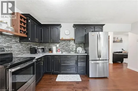 21 Renfrew Street East Haldimand County ON N3W 1E8