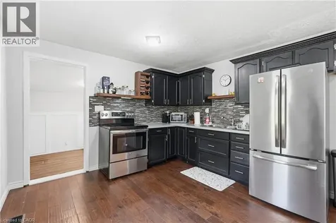 21 Renfrew Street East Haldimand County ON N3W 1E8