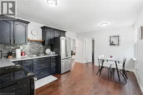21 Renfrew Street East Haldimand County ON N3W 1E8