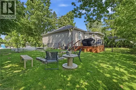 21 Renfrew Street East Haldimand County ON N3W 1E8