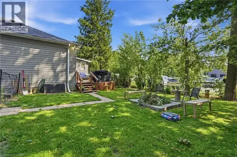 21 Renfrew Street East Haldimand County ON N3W 1E8