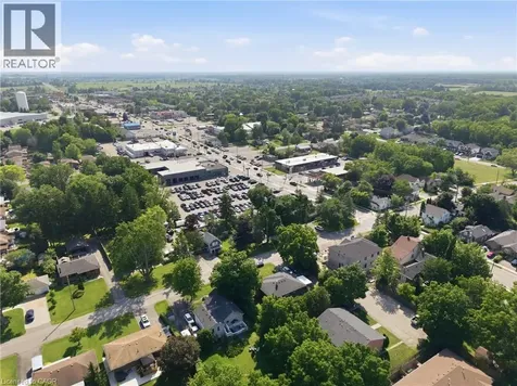21 Renfrew Street East Haldimand County ON N3W 1E8