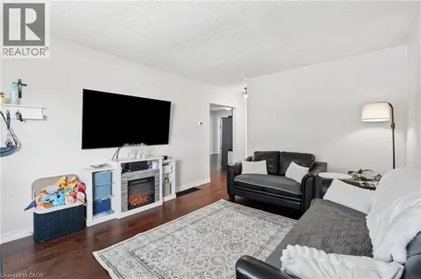 21 Renfrew Street East Haldimand County ON N3W 1E8