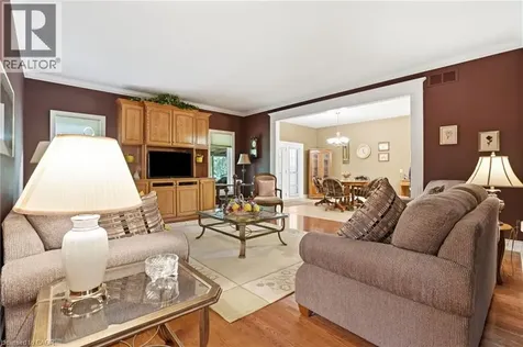 19 Green Pointe Drive Welland ON L3C 6Y2