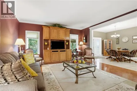 19 Green Pointe Drive Welland ON L3C 6Y2