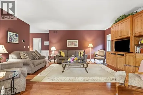 19 Green Pointe Drive Welland ON L3C 6Y2