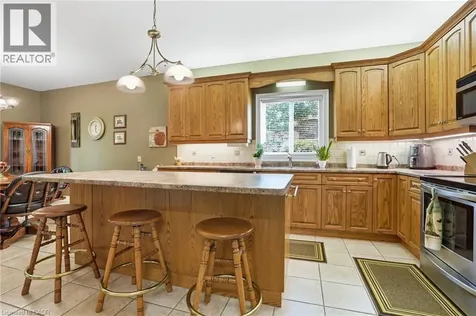 19 Green Pointe Drive Welland ON L3C 6Y2