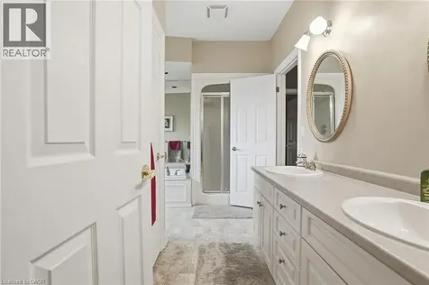 19 Green Pointe Drive Welland ON L3C 6Y2