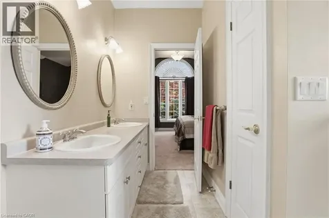 19 Green Pointe Drive Welland ON L3C 6Y2