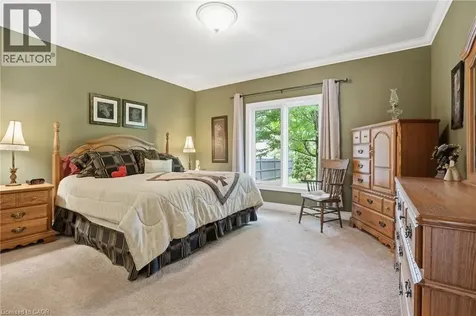 19 Green Pointe Drive Welland ON L3C 6Y2