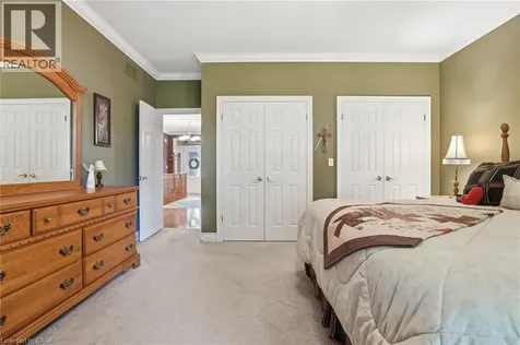 19 Green Pointe Drive Welland ON L3C 6Y2
