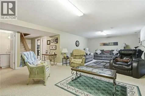 19 Green Pointe Drive Welland ON L3C 6Y2