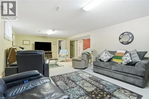 19 Green Pointe Drive Welland ON L3C 6Y2
