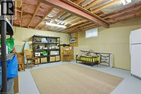 19 Green Pointe Drive Welland ON L3C 6Y2