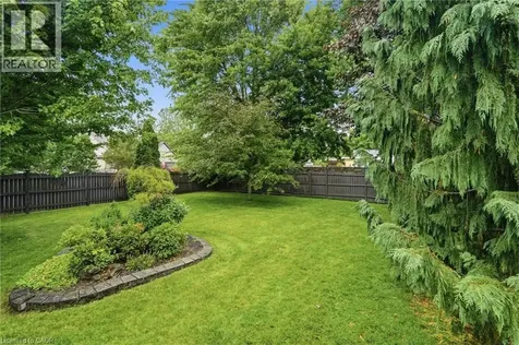 19 Green Pointe Drive Welland ON L3C 6Y2
