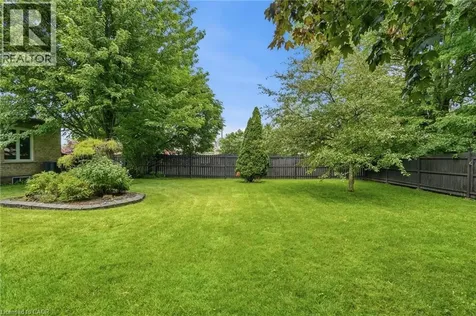 19 Green Pointe Drive Welland ON L3C 6Y2