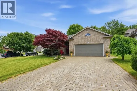 19 Green Pointe Drive Welland ON L3C 6Y2
