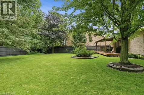 19 Green Pointe Drive Welland ON L3C 6Y2