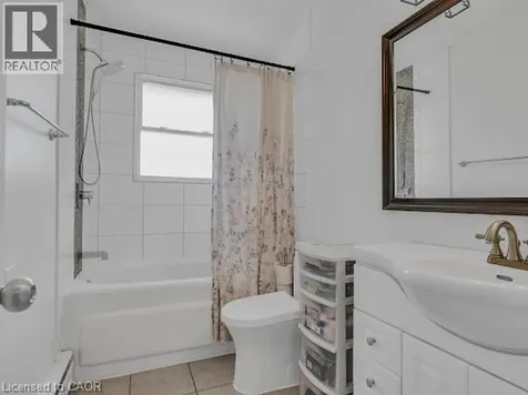 16 Woodmount Drive St. Catharines ON L2T 2X9