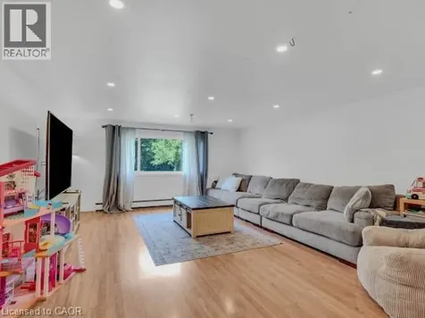 16 Woodmount Drive St. Catharines ON L2T 2X9