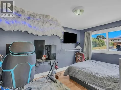 16 Woodmount Drive St. Catharines ON L2T 2X9