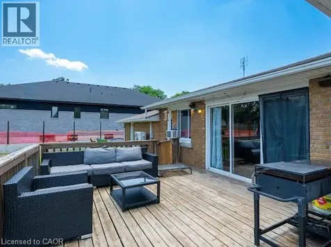 16 Woodmount Drive St. Catharines ON L2T 2X9