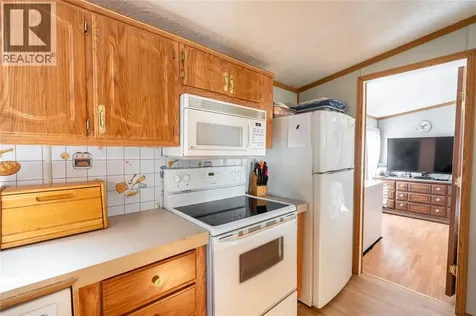 9385 Ipperwash Road Lambton Shores ON N0N 1J3