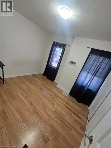 14 Lilac Circle Caledonia ON N3W 0H5