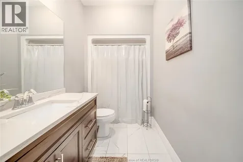 410 Caserta Crescent Lakeshore ON N0R 1Z0