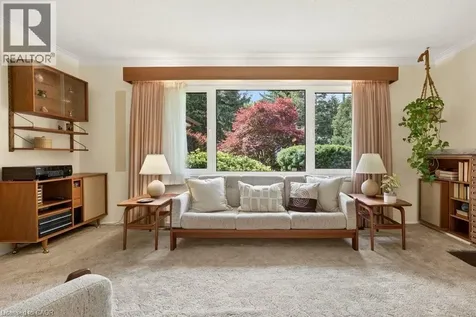 803 Montgomery Drive Ancaster ON L9G 3H6