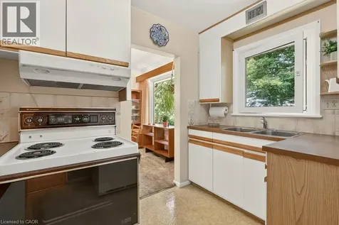 803 Montgomery Drive Ancaster ON L9G 3H6