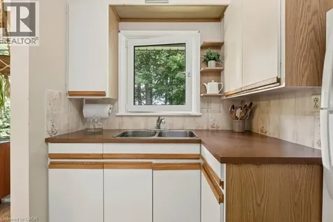 803 Montgomery Drive Ancaster ON L9G 3H6