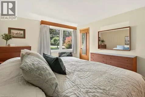 803 Montgomery Drive Ancaster ON L9G 3H6