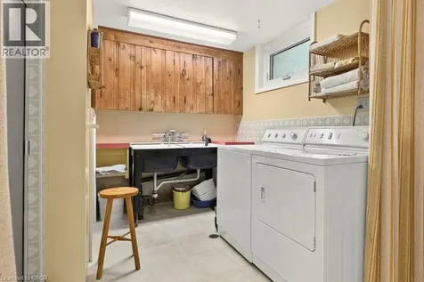 803 Montgomery Drive Ancaster ON L9G 3H6