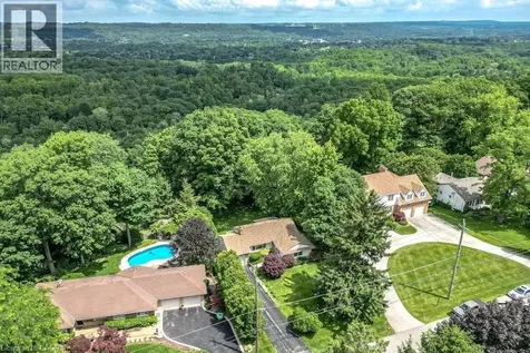 803 Montgomery Drive Ancaster ON L9G 3H6