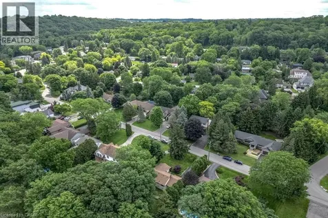 803 Montgomery Drive Ancaster ON L9G 3H6