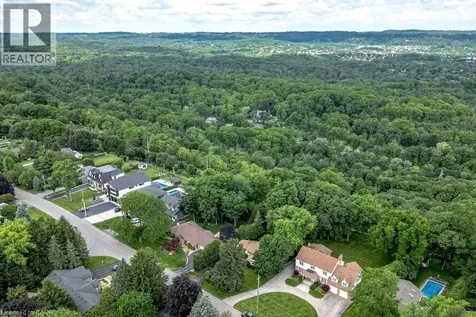 803 Montgomery Drive Ancaster ON L9G 3H6