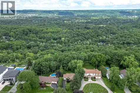 803 Montgomery Drive Ancaster ON L9G 3H6