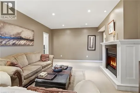 9 Pace Avenue Brantford ON N3S 7V4