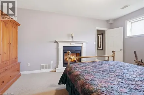 9 Pace Avenue Brantford ON N3S 7V4