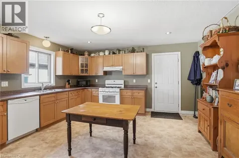 9 Pace Avenue Brantford ON N3S 7V4